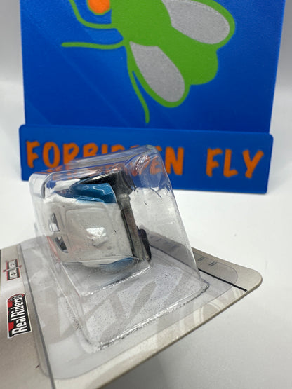 Hot Wheels Premium - Larry’s Garage Series #16/39 - White & Blue Pass’n Gasser