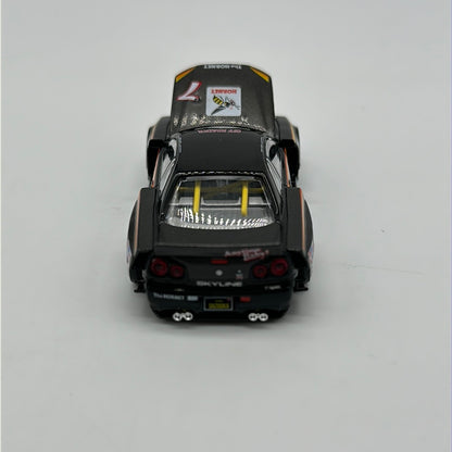 Kaido House (x MiniGT) - Regular Release #093 - Black Nissan Skyline GT-R (R34) - The Hornet - Tamiya & Kaido House Collaboration