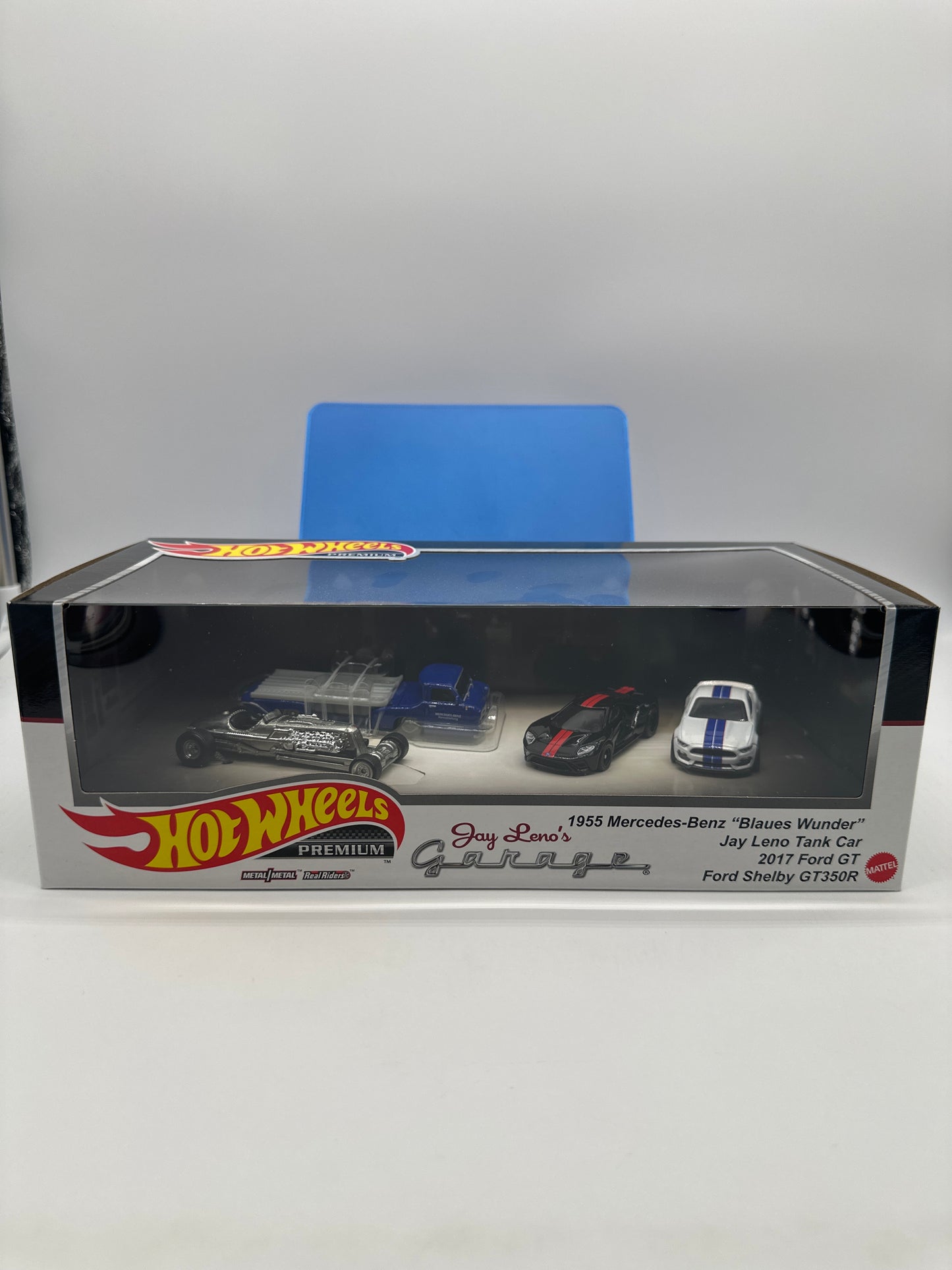 Hot Wheels - Jay Leno’s Garage Premium Boxed Diorama Set