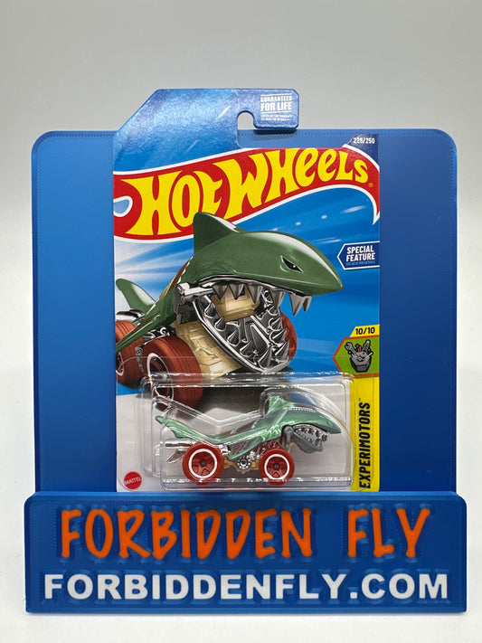 Hot Wheels 2025 M Case Regular Treasure Hunt - Shark Bite