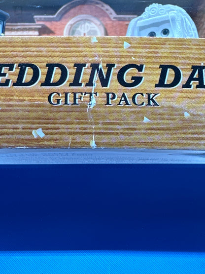 Disney Pixar Cars Movie - Cars Land Exclusive - 1st Anniversary Wedding Day Gift Pack - Time Travel Mater - Stanley And Lizzie