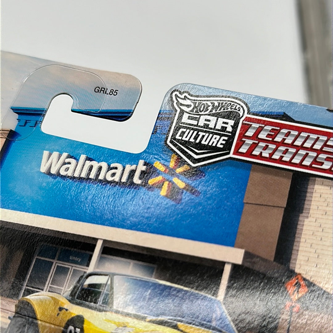 Hot Wheels Car Culture Team Transport - Wal Mart Legends Tour Custom Corvette Stingray Coupe & Carry On