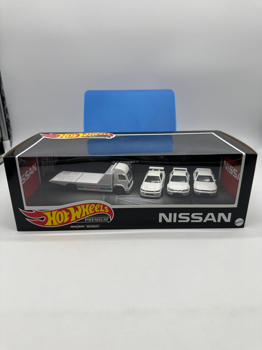 Hot Wheels - Nissan GT-R Premium Boxed Diorama Set