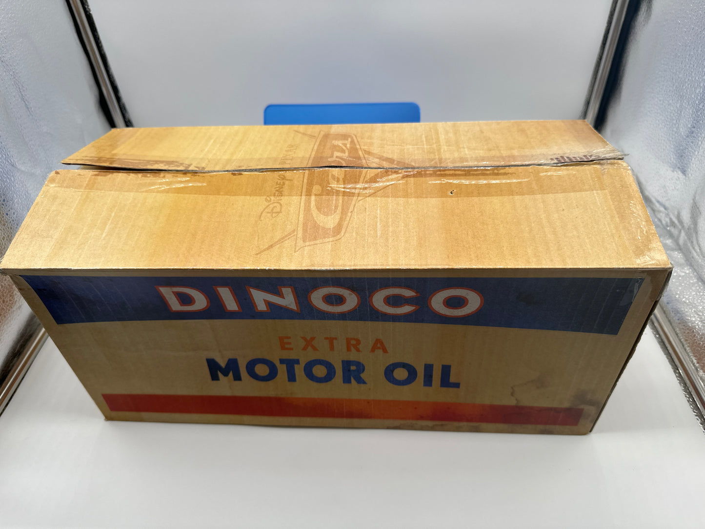 Disney Pixar Cars Movie - 2013 D23 Convention Exclusive - The Convoy Brothers (Dinoco RVs)