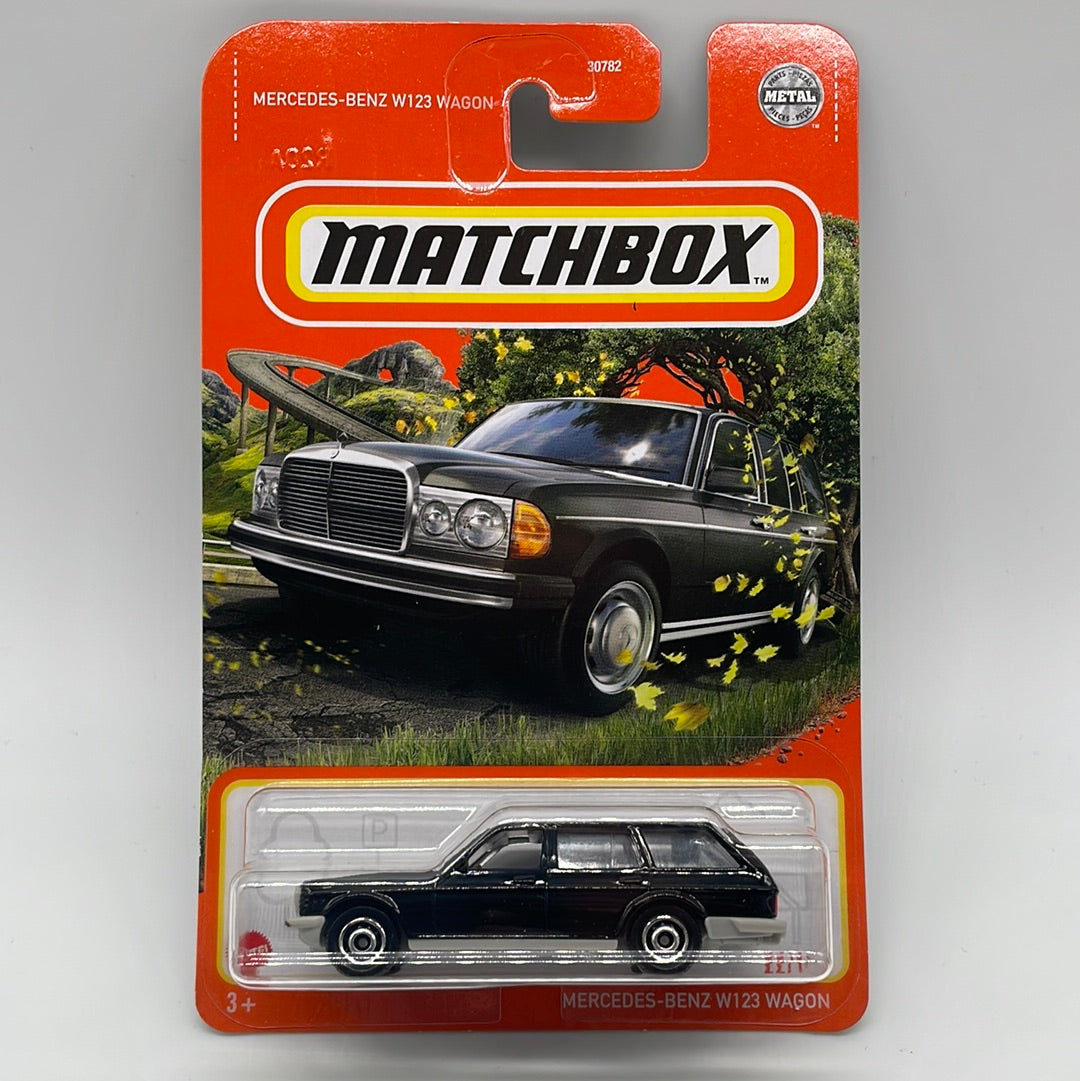 Matchbox - 2022 Mainline #22/100 - Mercedes-Benz W123 Wagon - Black