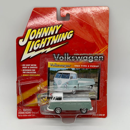 Johnny Lightning - 1965 Volkswagen Type 2 Pickup - Green