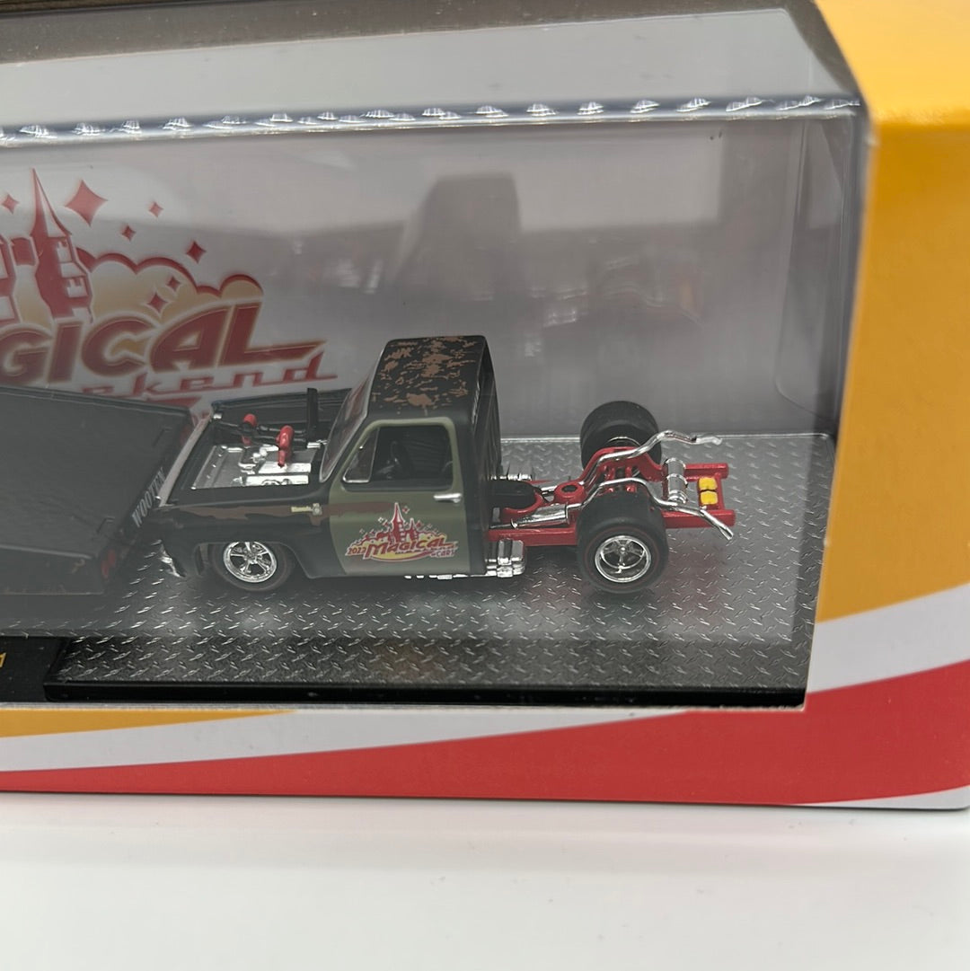 M2 Machines - Auto-Haulers Series DCS01 - 2023 Magical Weekend Of Cars Convention Exclusive Dinner Car - 1968 Chevrolet C60 &  Chevrolet Silverado