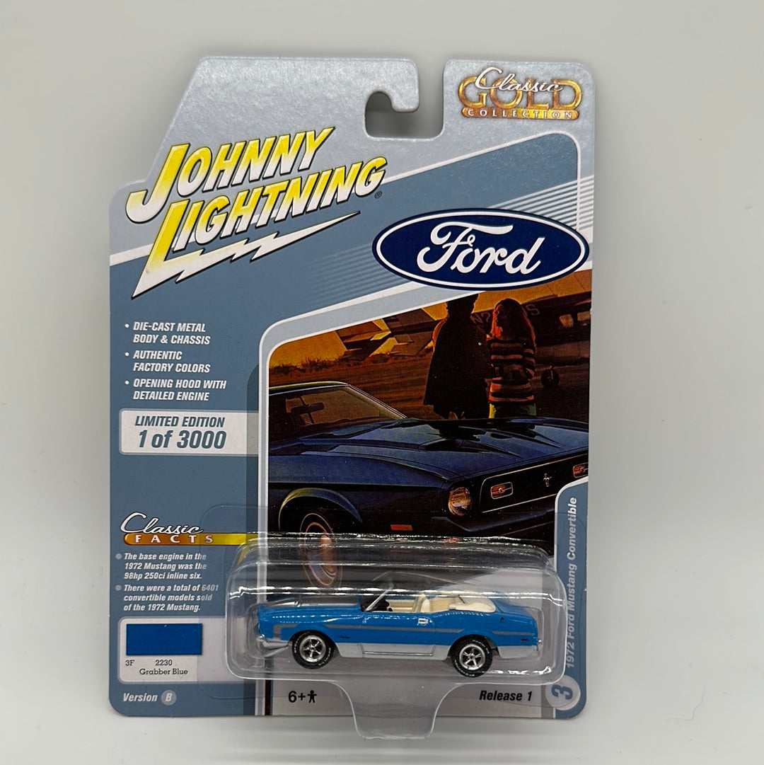 Johnny Lightning - Classic Gold Series - 1972 Ford Mustang Convertible - Blue