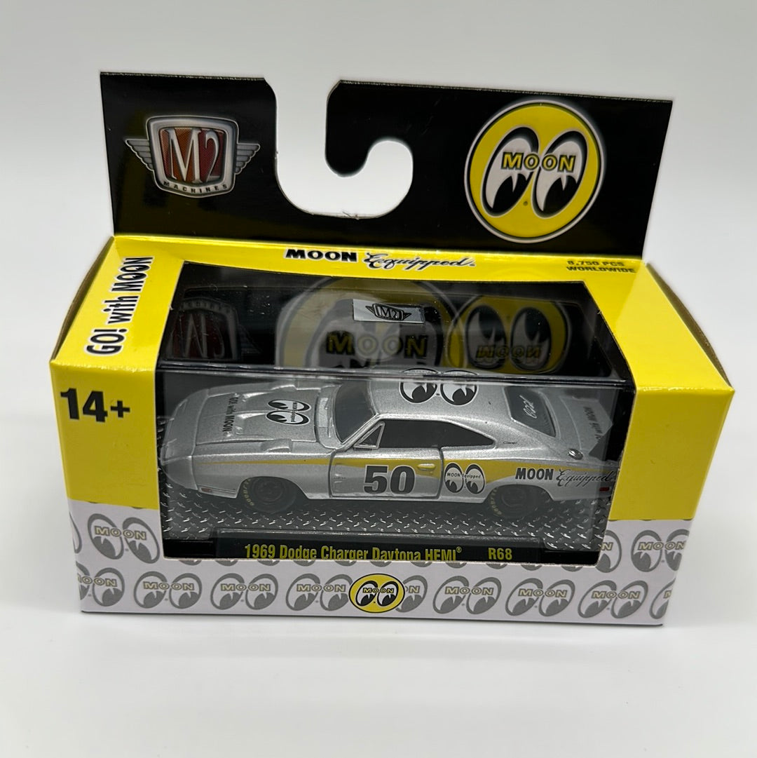 M2 Machines Acrylic Boxed Car - 2023 R68 - Mooneyes 1969 Dodge Charger Daytona Hemi