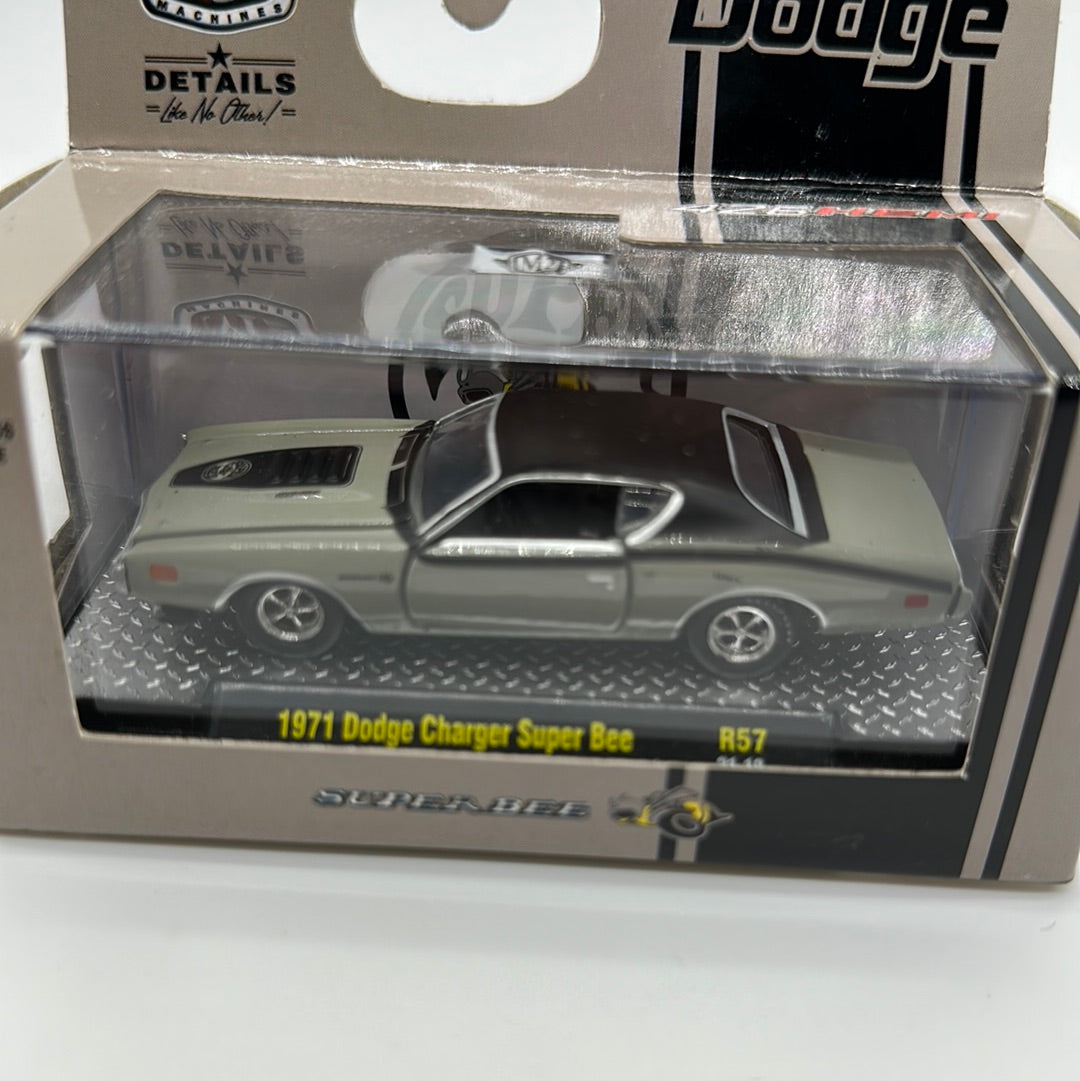 M2 Machines Acrylic Boxed Car  - R57 - 1971 Dodge Charger Super Bee