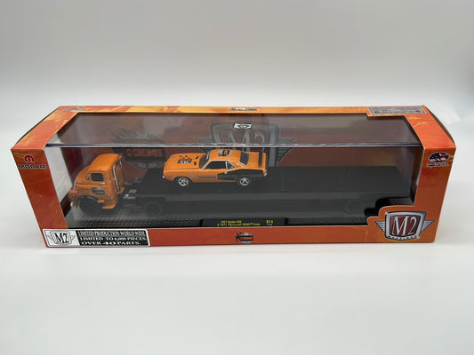 M2 Machines Hauler - 50 Years Hemi Series R14 - 1957 Dodge COE & 1971 Plymouth Hemi Cuda