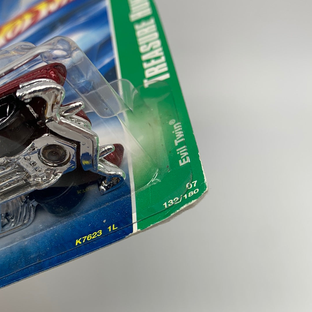 Hot Wheels Regular Treasure Hunt - 2007 (#12/12) - Evil Twin