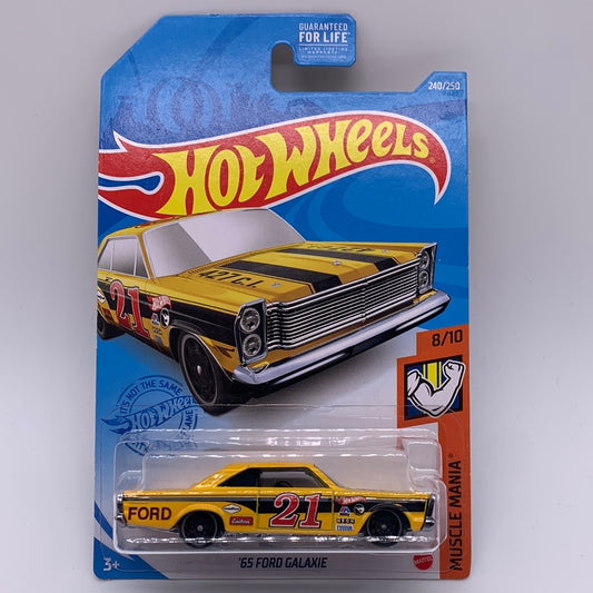 Hot Wheels Regular Treasure Hunt - 2021 P Case - ‘65 Ford Galaxie