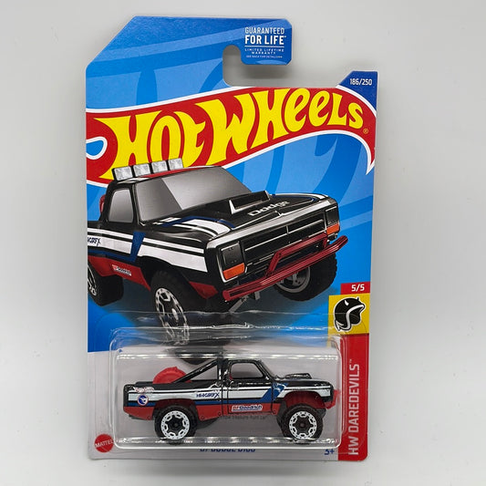 Hot Wheels Regular Treasure Hunt - 2022 K Case - ‘87 Dodge D100