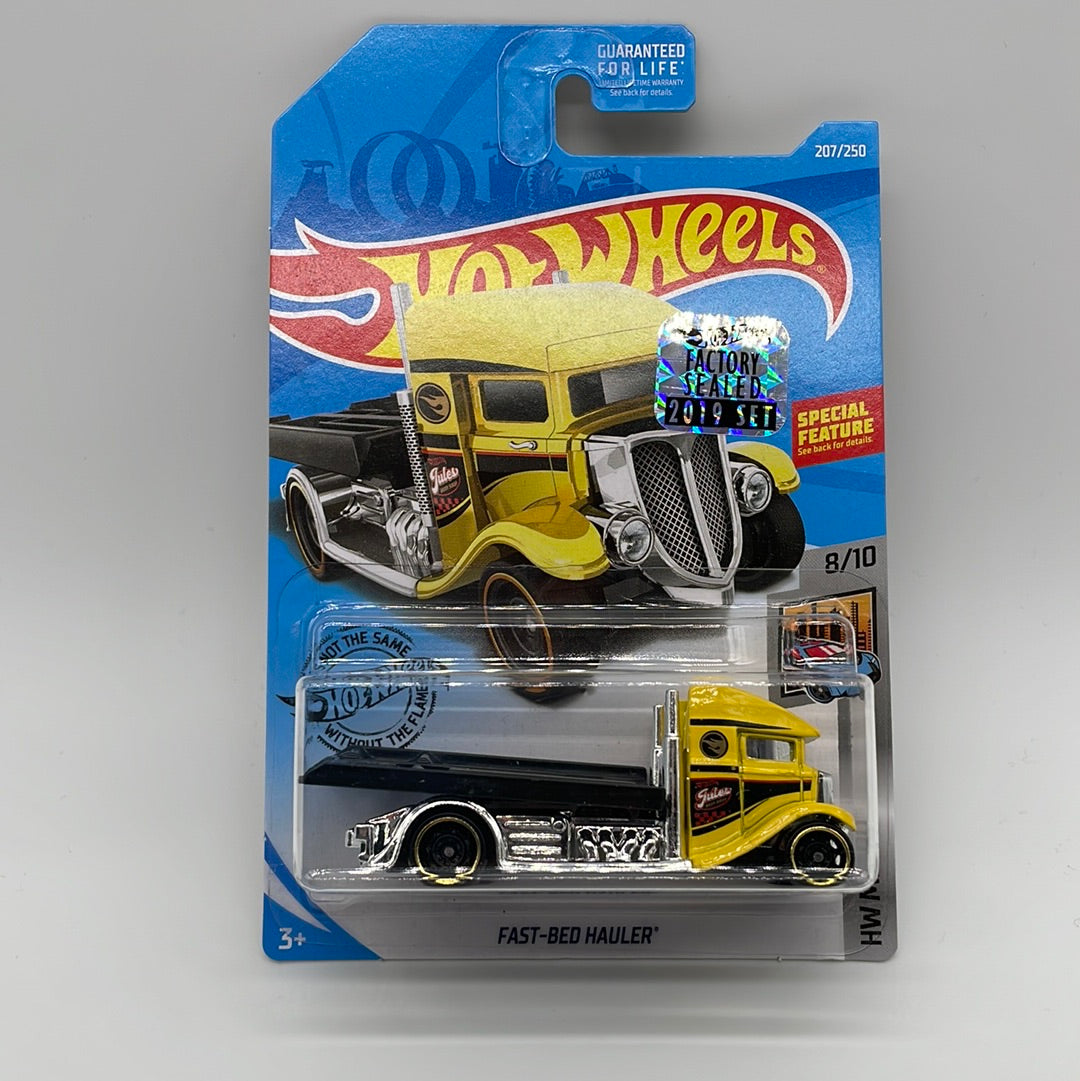 Hot Wheels Regular Treasure Hunt - 2019 L Case - Fast-Bed Hauler - Factory Sticker