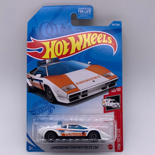 Hot Wheels Regular Treasure Hunt - 2021 Q Case - Lamborghini Countach Police Car